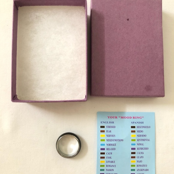 Pretty mood ring band 3/4” in diameter - Picture 2 of 3